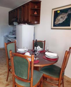 Kuchyňa alebo kuchynka v ubytovaní Apartment DINA