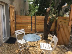 Patio nebo venkovní prostory v ubytování CHARMANT STUDIO