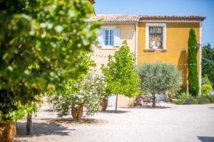 Gallery image of Domaine de Blanche Fleur in Châteauneuf-de-Gadagne