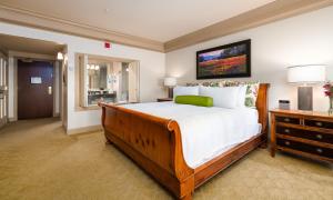 Uma cama ou camas num quarto em Hotel Bellwether on Bellingham Bay