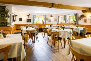 Restaurace v ubytování Alpengasthof Madlbauer