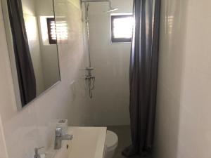 Kúpeľňa v ubytovaní Villa Lorenta Apartments