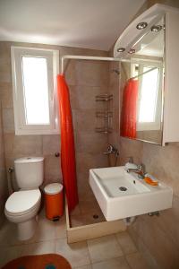 Koupelna v ubytování MELISSANTHI FARM HOUSE-RIGANI