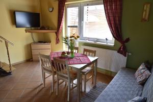 Televiisor ja/või meelelahutuskeskus majutusasutuses Maralandia Trenčan