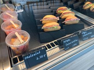 Makanan di atau berdekatan motel