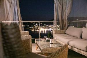 Posezení v ubytování Magdani Private Residences