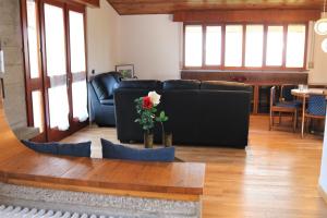 A seating area at Villa Ginny