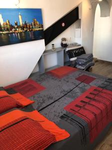 A bed or beds in a room at F2 Centre - Gare