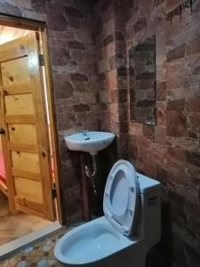 Un baño de Sagada Lodging Home