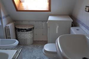 A bathroom at Playa de Raxó, al lado de Sanxenxo