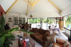 Afbeelding uit fotogalerij van La maison de l'Odet in Gouesnach +34 foto's