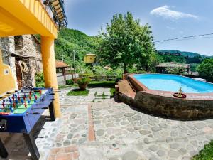 Piscina di Lavish Cottage in San Marcello Pistoiese with Pool o nelle vicinanze