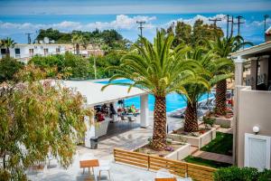 Výhled na bazén z ubytování Amour Holiday Resort nebo okolí