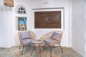 A seating area at Ornos Blue