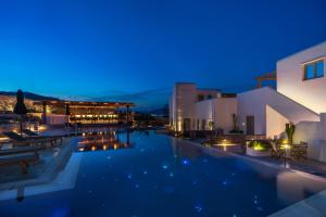 A piscina localizada em Mykonos Cactus ou nos arredores