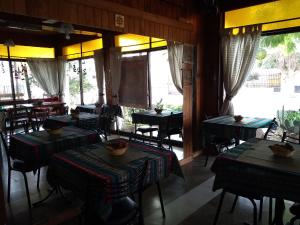 Restoran ili drugo mesto za obedovanje u objektu Hotel La Marina