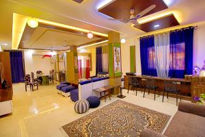 Area soggiorno di The Hideout Agra - Homestay near Taj