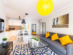 Kuchyňa alebo kuchynka v ubytovaní VacationClub – Rezydencja Park Orła Apartament 12