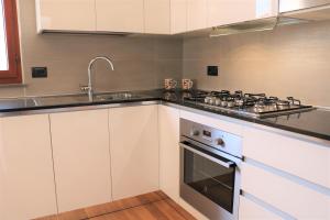 A kitchen or kitchenette at Villa Ginny