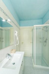 A bathroom at B&B Casa Paola