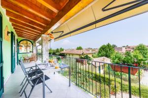 A balcony or terrace at B&B Casa Paola