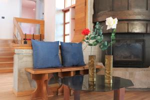 A seating area at Villa Ginny