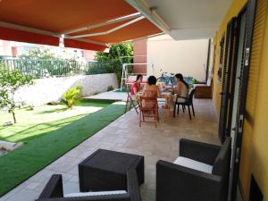 A seating area at B&B la Palma