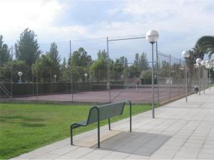Tenis a/nebo squash v ubytování Appt Terrasse, Piscine, Locamar Appt Cristina nebo okolí