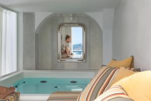 Fotografie z fotogalerie ubytování Nefeles Luxury Suites ve Fiře