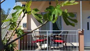 Balkón nebo terasa v ubytování Apartmani Obala