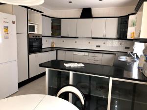 A kitchen or kitchenette at Casa Pepe