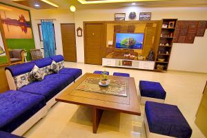 Area soggiorno di The Hideout Agra - Homestay near Taj