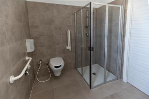 A bathroom at Vasto Aparthotel