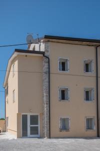Fotografie z fotogalerie ubytování LANA house with apartments v destinaci Petrovija