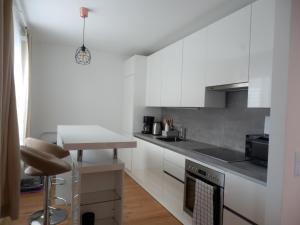 Zdjęcie z galerii obiektu Spacious, Modern 1-bdrm Apt near VIC & Austria Ctr w Wiedniu