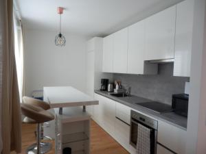 Zdjęcie z galerii obiektu Spacious, Modern 1-bdrm Apt near VIC & Austria Ctr w Wiedniu