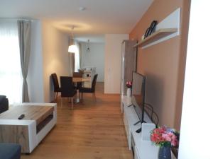 Zdjęcie z galerii obiektu Spacious, Modern 1-bdrm Apt near VIC & Austria Ctr w Wiedniu