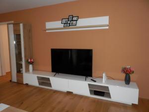 Zdjęcie z galerii obiektu Spacious, Modern 1-bdrm Apt near VIC & Austria Ctr w Wiedniu
