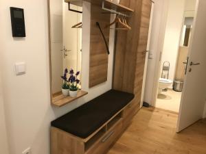 Zdjęcie z galerii obiektu Spacious, Modern 1-bdrm Apt near VIC & Austria Ctr w Wiedniu