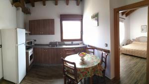 Kjøkken eller kjøkkenkrok på Casas Rurales Cuatro Valles