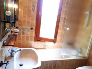 Chalet independiente en la Vall Fosca , Pirineo catalán tesisinde bir banyo