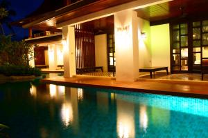 The Elements Krabi Resort - SHA Plus内部或周边的泳池