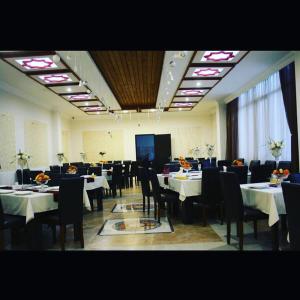 Restoran või mõni muu söögikoht majutusasutuses Kirovakan Hotel