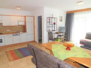 Kuchyňa alebo kuchynka v ubytovaní Apartments Scheffau