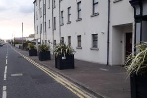 Gallery image of Marine Beach Escape Castlerock Beside Beach Golf Course and Pub in Castlerock
