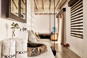 Area soggiorno di Myconian Utopia Relais & Chateaux