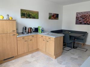 Kuchyň nebo kuchyňský kout v ubytování Rheingauer Fewo am Schulhaus + 20 fotografií