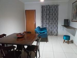 Televisyen dan/atau pusat hiburan di CALDAS NOVAS RESIDENCE - Inclui um ingresso por pessoa em Parque Aquático e temos HOT PARK E LAGOA PARQUE a preço promocional