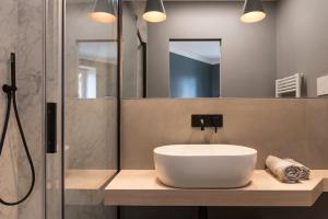 A bathroom at Domus Alberico