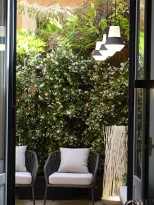 A garden outside Domus Alberico